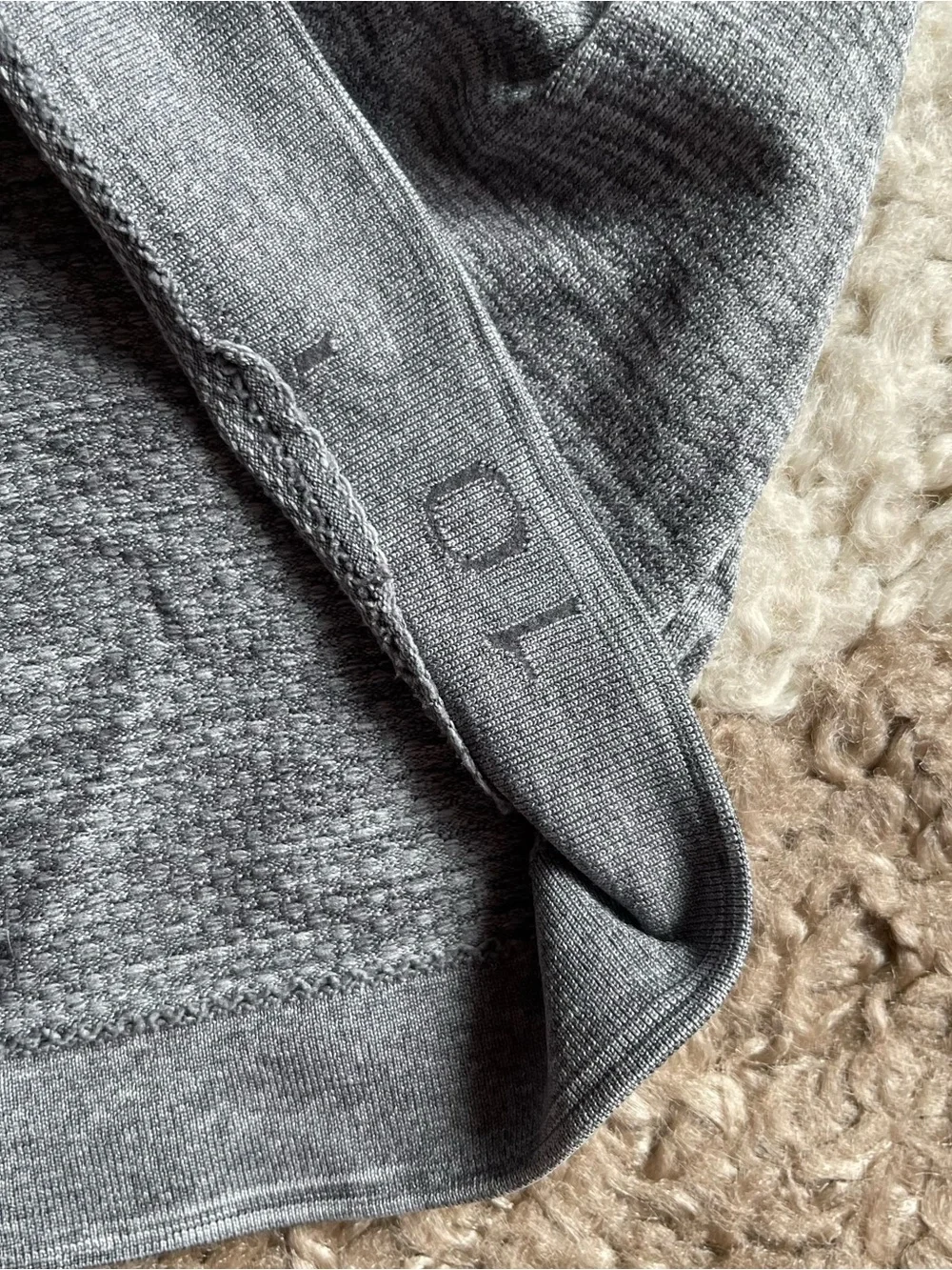 Lululemon Swiftly Tech Short Sleeve Crew Sz 10 In Slate / White